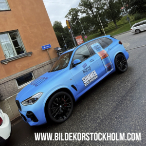 Skyddande helfoliering av leasad bil i printad toning med matt finish